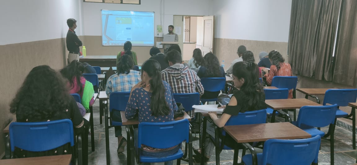 Our students of IT & CS department participated in Squad Tech Hunt organized Quiz Contest (University Level) on 25/02/2020.